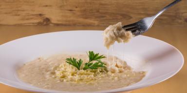Risoto quatro queijos: acerte o ponto perfeito dessa iguaria 