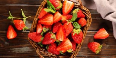 Receitas fit com morango: sabor e saúde em diversos preparos 