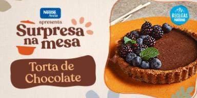 Torta de Maçã com Chocolate e Nestlé Aveia Flocos Imagem em tons claros com o título do programa TORTA DE CHOCOLATE com foto da receita e elementos de cozinha