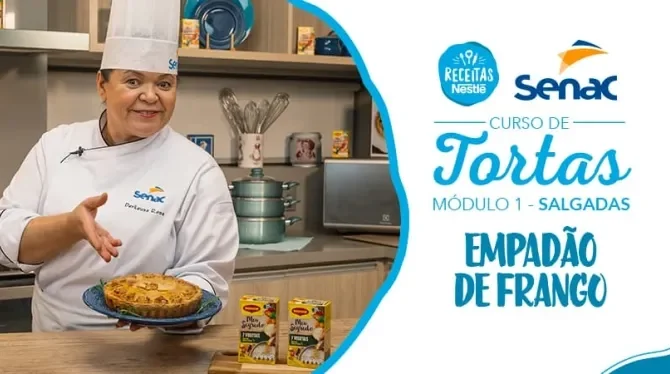 Montagem com a imagem de uma chefe com uniforme branco à esquerda e à direita o título da aula de empadão de frango