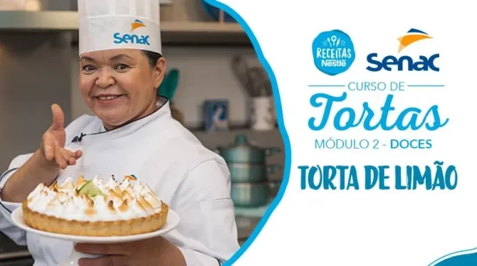 Montagem com a imagem de uma chefe com uniforme branco à esquerda e à direita o título da aula de torta de limão