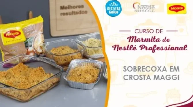 Montagem com a imagem de um rapaz loiro à esquerda, atrás de uma bancada com receitas, com o nome do curso à direita e os log