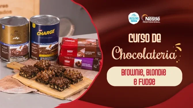 Imagem com a foto da receita à esquerda e o título do curso à direita com os logos no topo