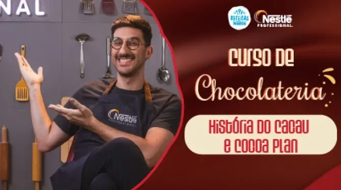 Imagem com a foto do apresentador à esquerda e o título do curso à direita com os logos no topo