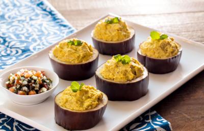 berinjela-recheada-servida-vinagrete-hortela-receitas-nestle berinjela-recheada-servida-vinagrete-hortela-receitas-nestle