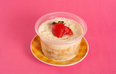 Bolo de Pote de Ninho com Morangos