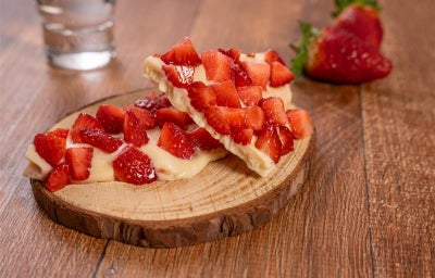 Barrinha de morango leve e refrescante com NUTREN Control, prática e fácil de preparar.