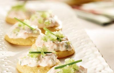 petisco-salmao-defumado-salsao-receitas-nestle petisco-salmao-defumado-salsao-receitas-nestle