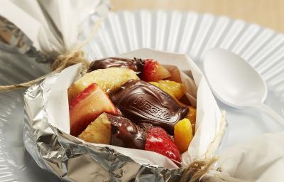 papillote-frutas-chocolate-nestle-classic-meio-amargo-receitas-nestle papillote-frutas-chocolate-nestle-classic-meio-amargo-receitas-nestle
