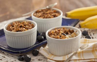 torta-morna-frutas-vermelhas-receitas-nestle