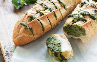 pao-alho-pesto-espinafre-receitas-nestle pao-alho-pesto-espinafre-receitas-nestle