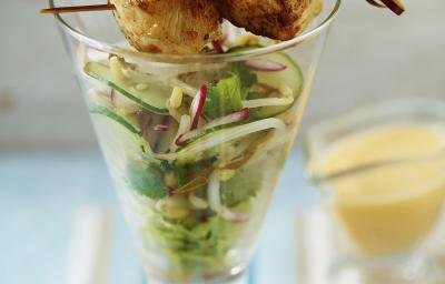 satay-de-frango-com-saladinha-oriental-receitas-nestle
