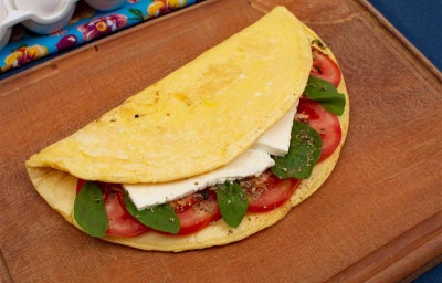 Crepioca com NINHO®, macia por dentro, nutritiva e perfeita para um lanche rápido ou café da manhã.