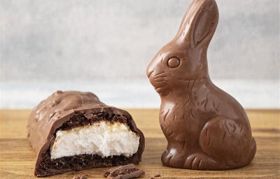 Coelho de chocolate recheado com marshmallow, crocante por fora, macio por dentro e perfeito para surpreender na Páscoa.