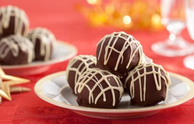 trufas-panetone-gotas-chocolate-receitas-nestle trufas-panetone-gotas-chocolate-receitas-nestle