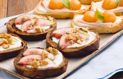torradinha-peito-peru-melao-rucula-receitas-nestle torradinha-peito-peru-melao-rucula-receitas-nestle