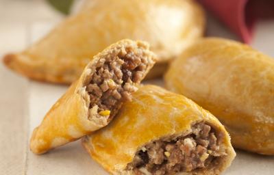 Empadas recheadas com carne moída Empadas recheadas com carne moída