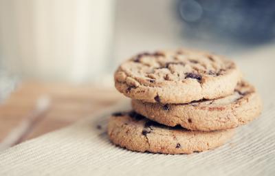 fotografia em tons de bege tirada de biscoitos empilhados fotografia em tons de bege tirada de biscoitos empilhados