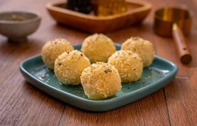 Bolinha de queijo com NUTREN Control, prática, nutritiva e fácil de preparar, ideal para lanches e petiscos do dia a dia.