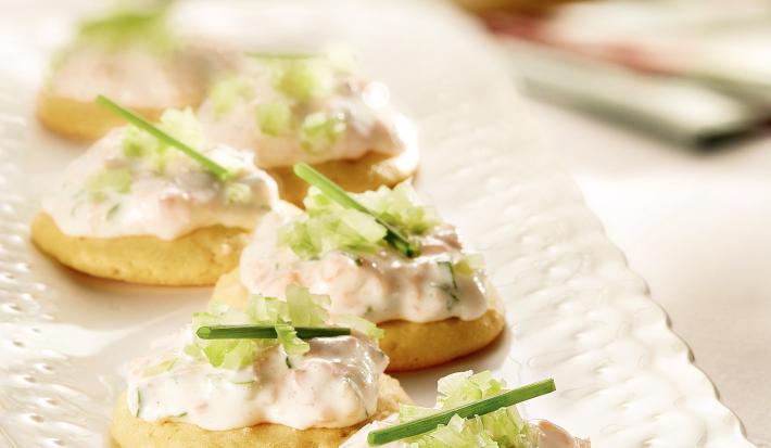 petisco-salmao-defumado-salsao-receitas-nestle