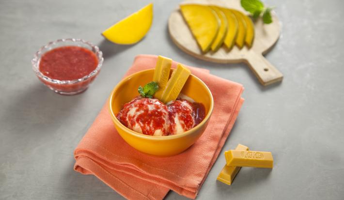 sorvete-calda-morango-kitkat-mango-receitas-nestle