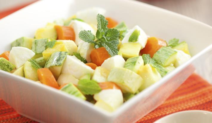 salada-abobrinha-mozarela-bufala-molho-limao-receitas-nestle