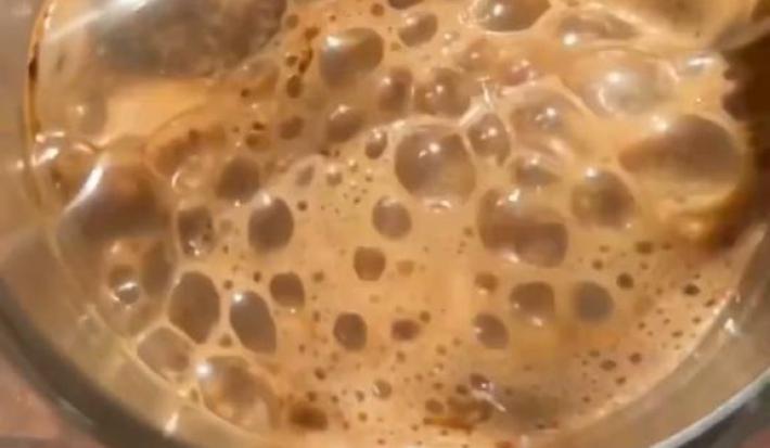 Foto da receita de Cappuccino diet sem açúcar. Observa-se uma xícara com espuma.