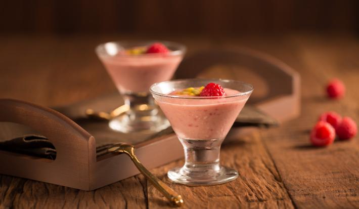 creminho-gelado-chandelle-chocolate-branco-framboesa-maracuja-receitas-nestle.jpg