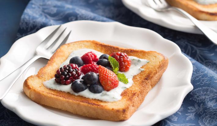 Fancy-toast-Grego-Frutas-Vermelhas