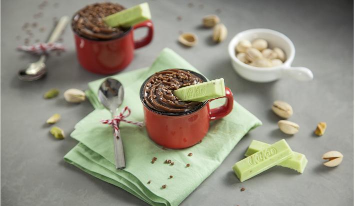 Brigadeiro-de-Colher-com-KitKat-Pistachio-receitas-NESTLÉ