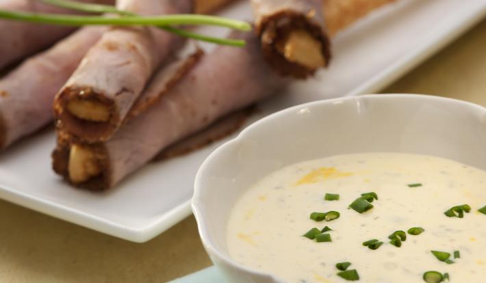 carpaccio-enroladinho-creme-mostarda-dijon-acaparras-receitas-nestle