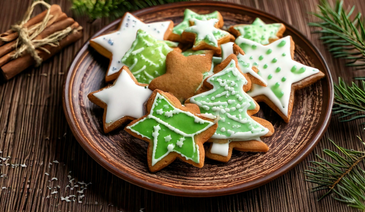 Receita de Biscoitos Natalinos Decorados com Glacê
