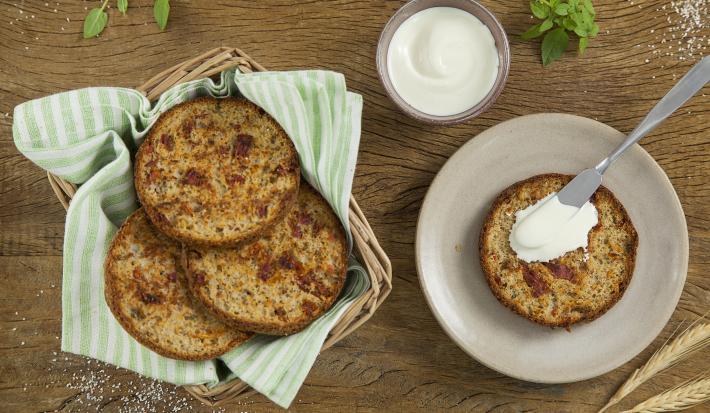 Snack-de-Aveia-com-Tomate-seco-e-manjericão-Receitas-Nestlé