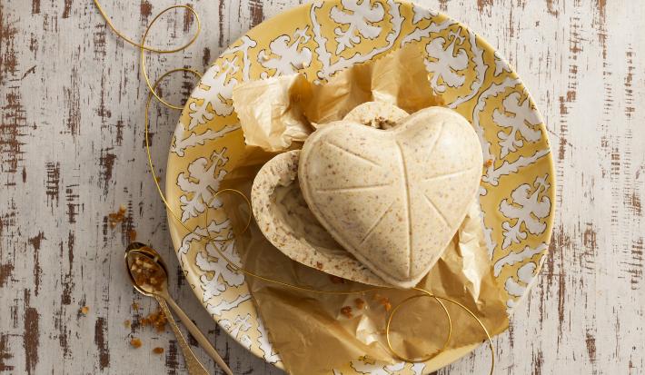 Ovo-Branco-com-Crocante-de-Amêndoas-e-Erva-doce_receitas-Nestlé