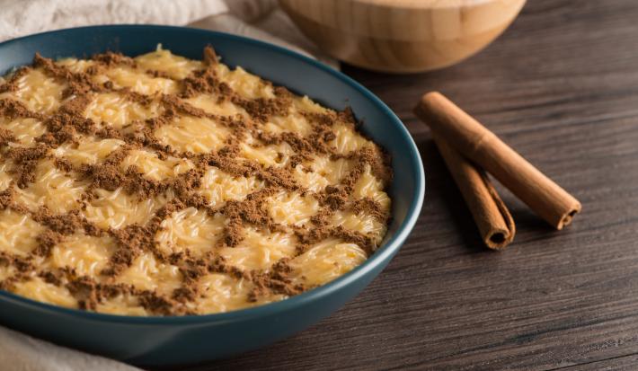 Receita de Aletria da Vó, a melhor do mundo, feita com macarrão cabelo de anjo e uma calda de caramelo com Leite MOÇA