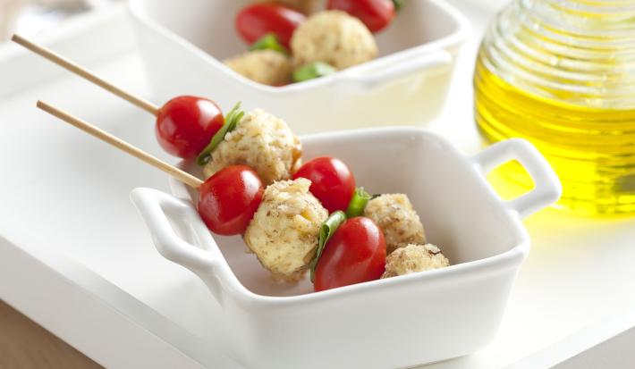espetinho-queijo-fresco-tomate-cereja-nozes-receitas-nestle