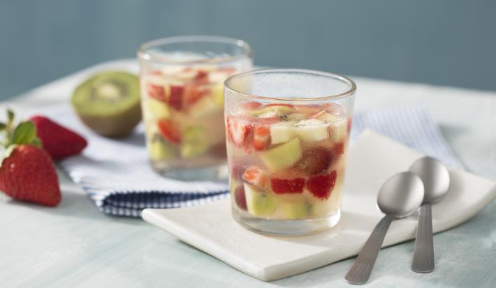 Tacinha-Frutas-Gelatina-Água-Coco-receitas-nestle