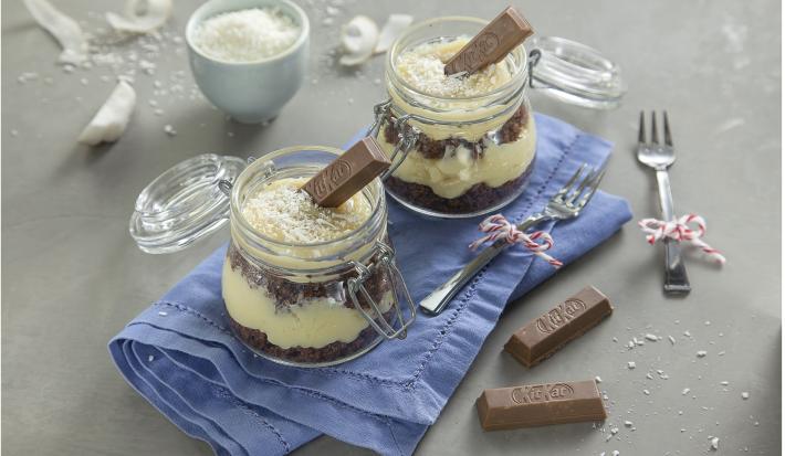 Bolo-de-Pote-de-Chocolate-com-KitKat-Coconut-Receitas-NESTLÉ