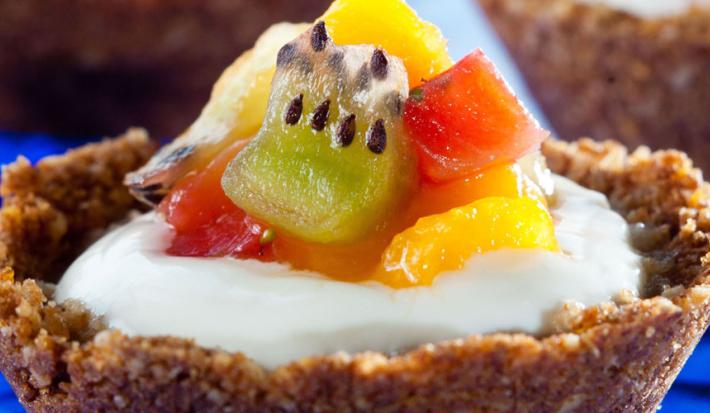 tortinha-cremosa-iogurte-nestle-grego-morangos-receitas-nestle