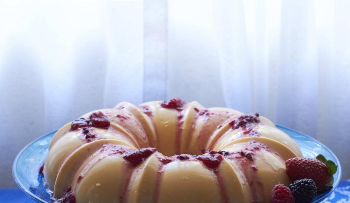 flan-cenoura-calda-frutas-vermelhas-receitas-nestle