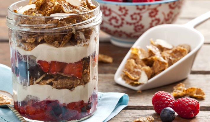 surpresa-frutas-vermelhas-iogurte-nesfit-receitas-nestle