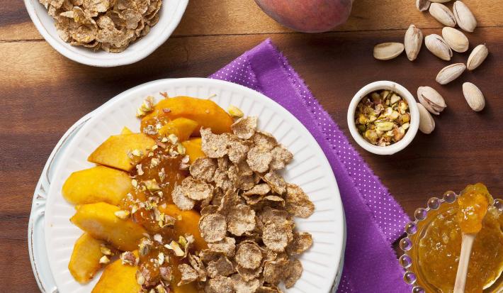 pessego-quentinho-pistache-nesfit-receitas-nestle