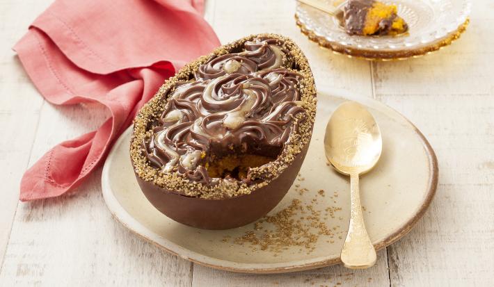 Ovo-de-Colher-de-Bolo-de-Cenoura-e-Brigadeiro-Gourmet-receitas-nestlé