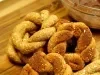 Rosquinhas fit de banana e aveia, textura macia com cobertura de Nutren chocolate ao lado