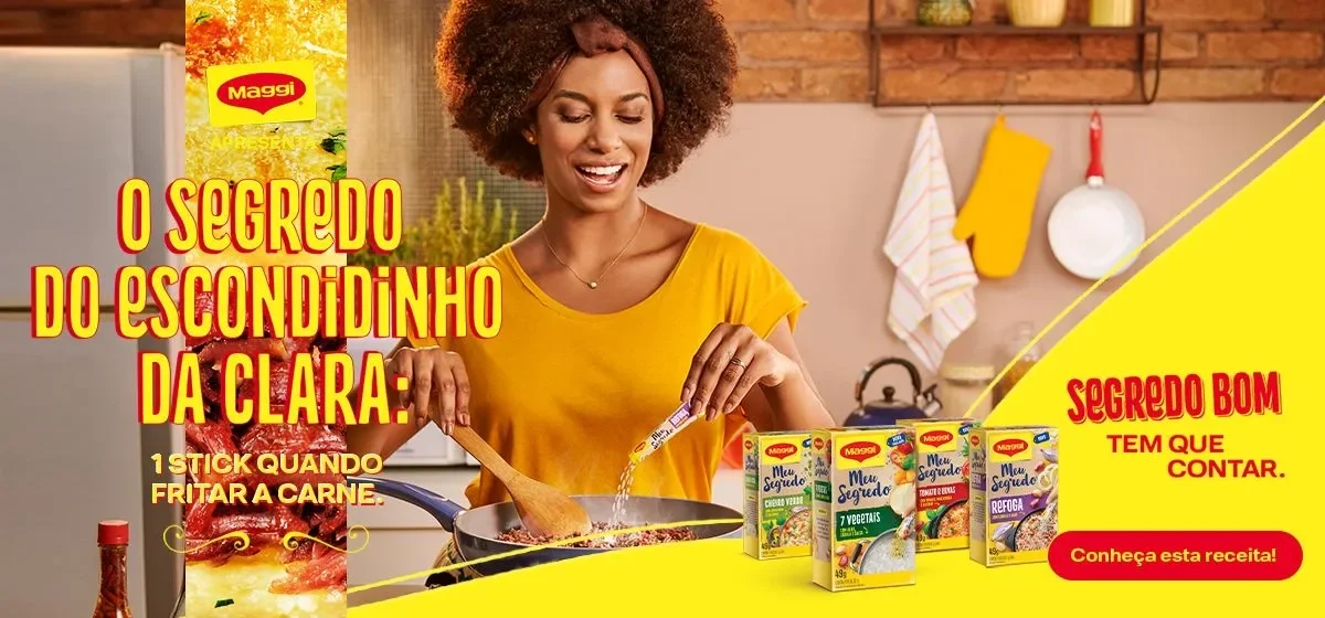 Imagem de uma mulher cozinhando e segurando um tempero, um texto à esquerda e uma faixa amarela à direita com imagens e texto