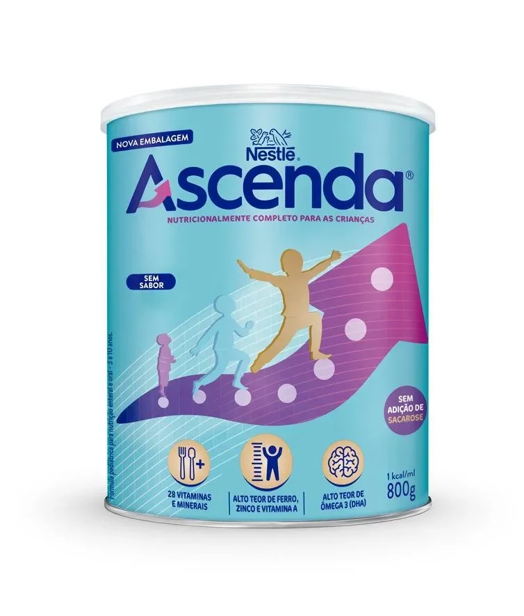 Lata de Nestlé Ascenda sem sabor 800g, com ilustração de crescimento infantil e destaque para vitaminas e minerais.